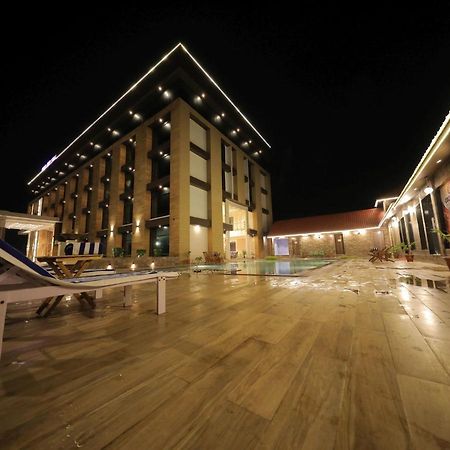 Sarovar Portico, Somnath Luaran gambar
